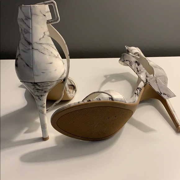 Heels - Picture 3 of 4